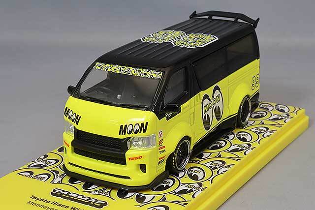 Tarmac 1/43 トヨタ ハイエース ワイドボディ ムーンアイズチーム バン