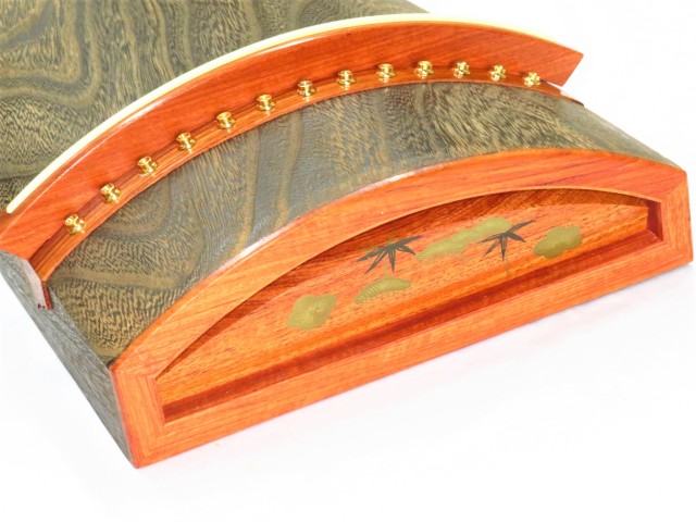 三味線・お琴の老舗 菊岡 中むら】新品 お琴本体 花梨 べた作り すだれ