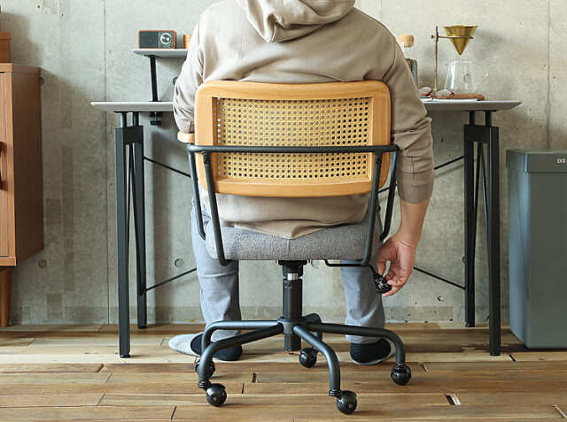 デスクチェア form（フォーム）｜北欧・ヴィンテージインテリア・家具