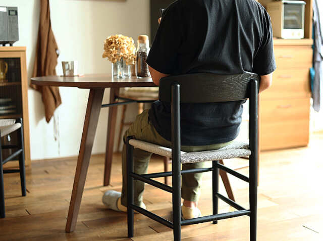 円形ダイニングテーブル form(フォーム) ブラウンタイプ｜北欧