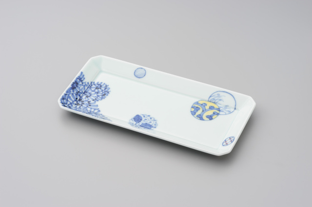 染錦蛸唐草丸紋長角皿・有田焼渓山窯の角皿です。