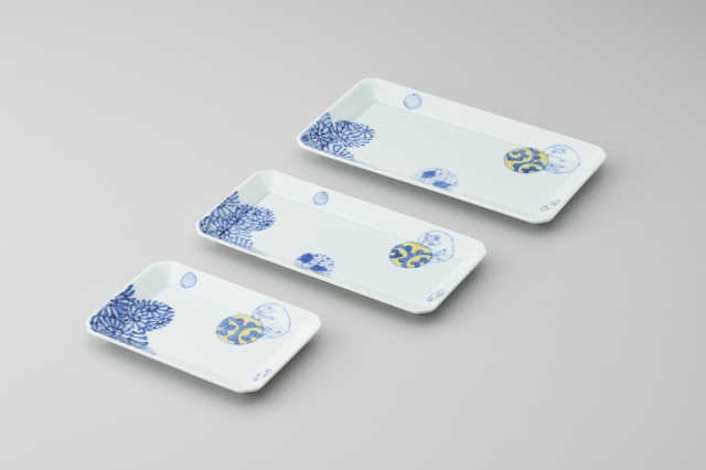 染錦蛸唐草丸紋長角皿・有田焼渓山窯の角皿です。