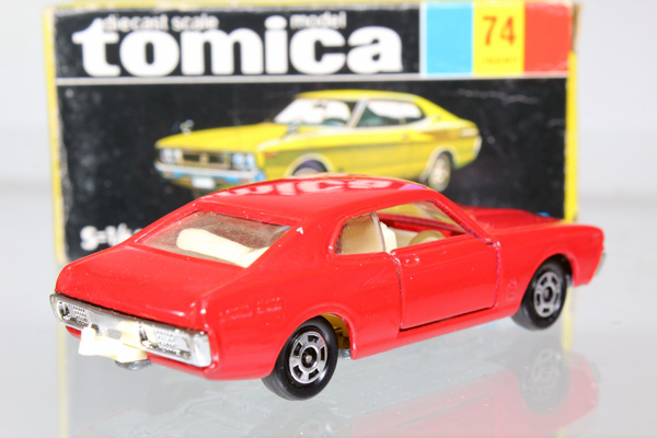 ミニカーショップ ケンボックス トミカ 黒箱☆74☆日産ローレル2000SGX