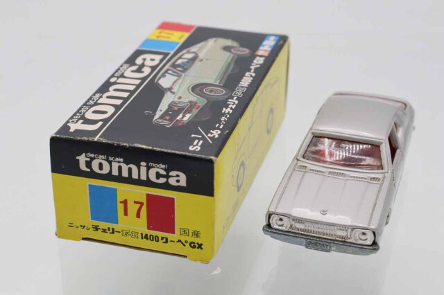 ミニカーショップ ケンボックス トミカ 黒箱☆17☆日産チェリー F-II