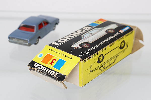 ミニカーショップ ケンボックス トミカ 黒箱☆3☆トヨタクラウン