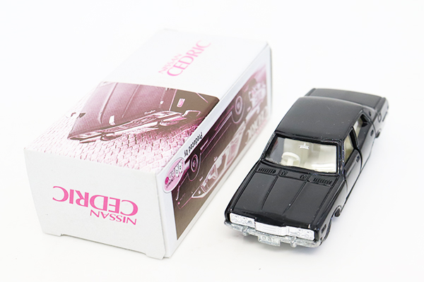 ミニカーショップ ケンボックス トミカ特注（日本製）日産セドリック