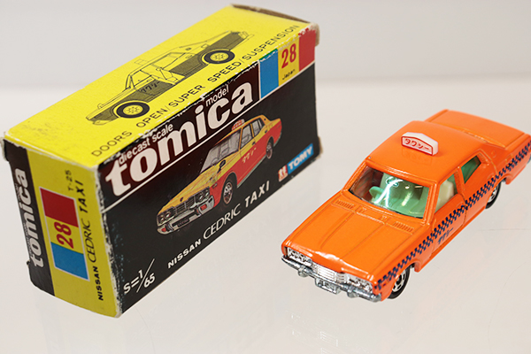 ミニカーショップ ケンボックス トミカ 黒箱☆47-3-3☆日産セドリック