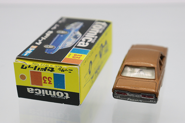 ミニカーショップ ケンボックス トミカ 黒箱☆33☆日産セドリック