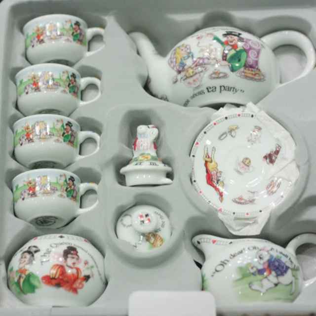 紅茶専門店]不思議の国のアリスミニチュアティーセット【英国