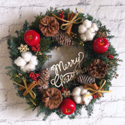 深紅のバラが咲き誇る大人のクリスマスリース｜ローゼロッサ（レッド）