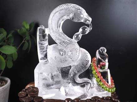 厳選！澄み切り水晶】◇迫力満点！大蛇彫刻◇縁起物！幸運のシンボル