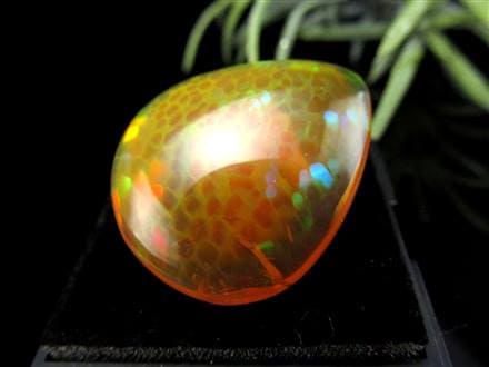 究極の逸品】◇エチオピアの虹色秘宝！蜂の巣遊色「ハニカムオパール