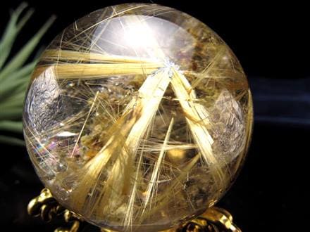 極みの逸品】☆絶大な存在感！太陽放射ルチル☆透明度抜群！板状