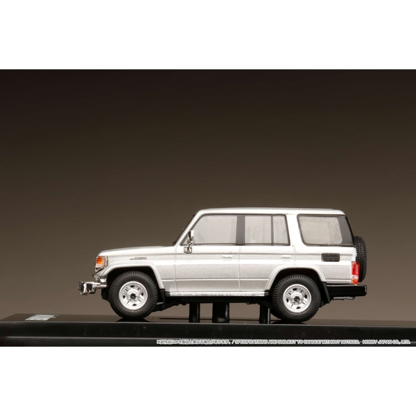 ホビージャパン 1/64 トヨタランドクルーザー 70 ZX 4DOOR 1994 ブルー
