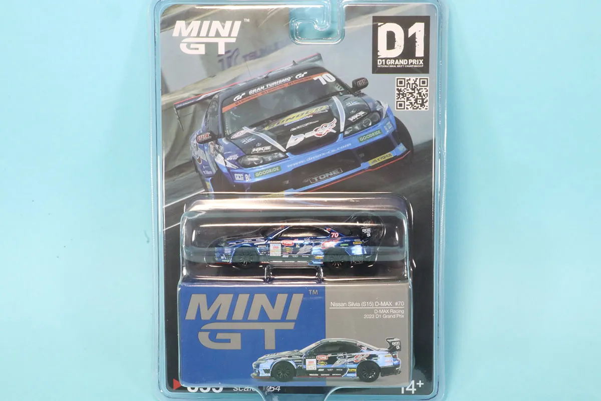 MINI-GT 1/64 ニッサン シルビア S15 D1 GP 2023 No.70 D-MAX RACING