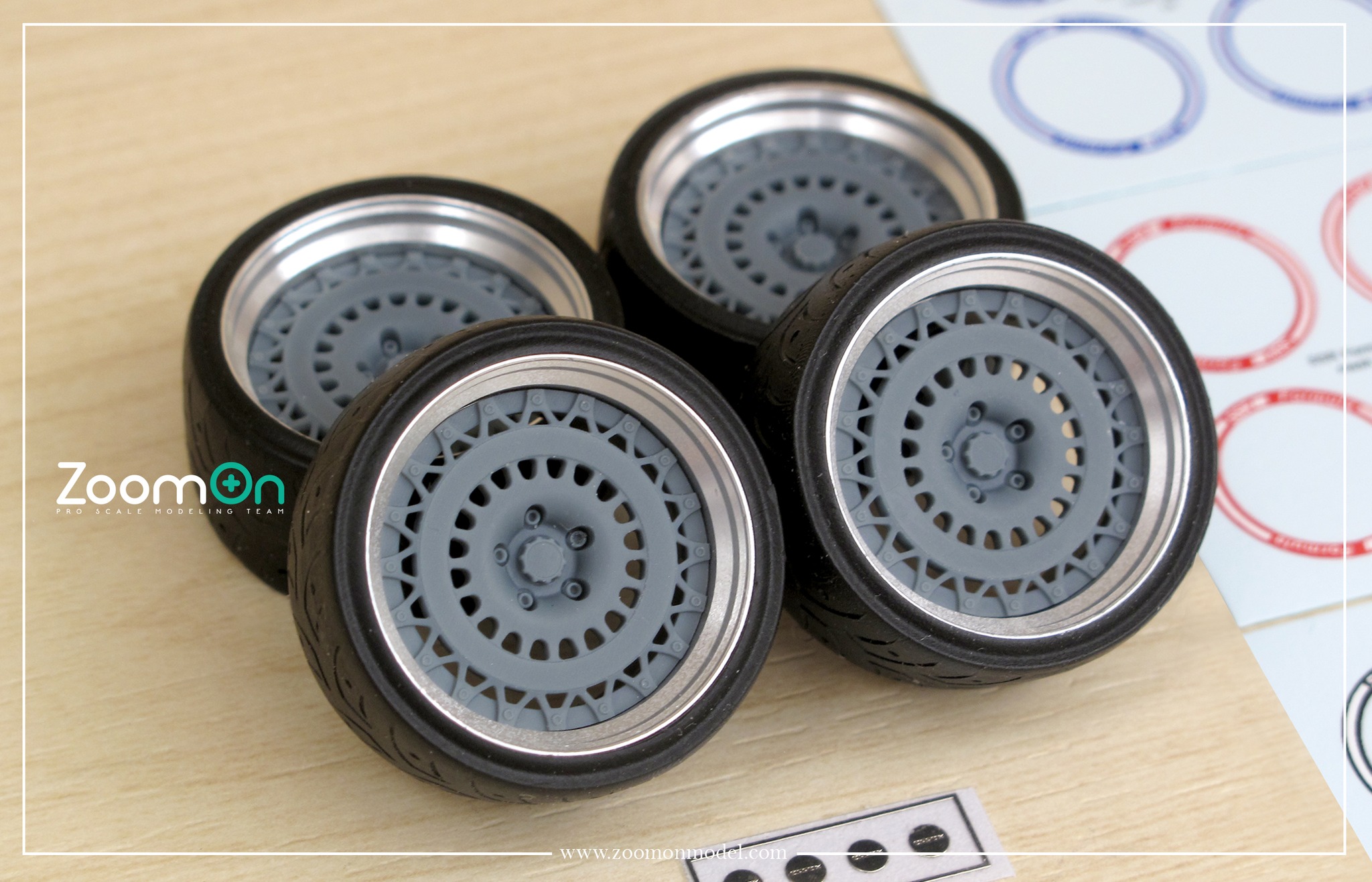 ZoomOn 1/24 18インチ SSR フォーミュラーエアロメッシュ ホイール