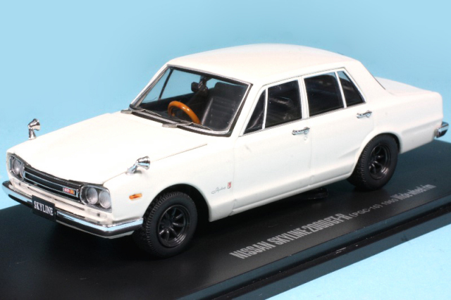 京商 1/43 ニッサン スカイライン 2000 GT-R KPGC10 2ドア 1971