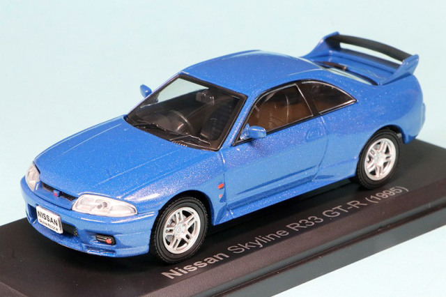イグニッションモデル 1/18 ニッサン スカイライン GTS-R R31 ブルー