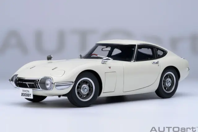 オートアート 1/18 トヨタ 2000GT 1967 シルバー 79548 ミニカー
