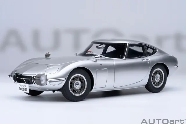 オートアート 1/18 トヨタ 2000GT 1967 シルバー 79548 ミニカー
