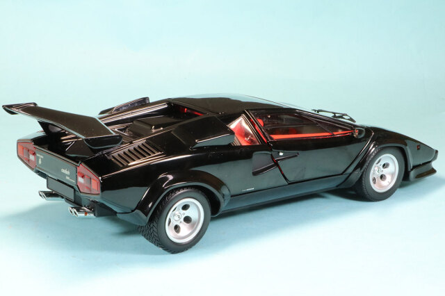 京商 1/18 ランボルギーニ カウンタック LP5000 クアトロヴァルボーレ