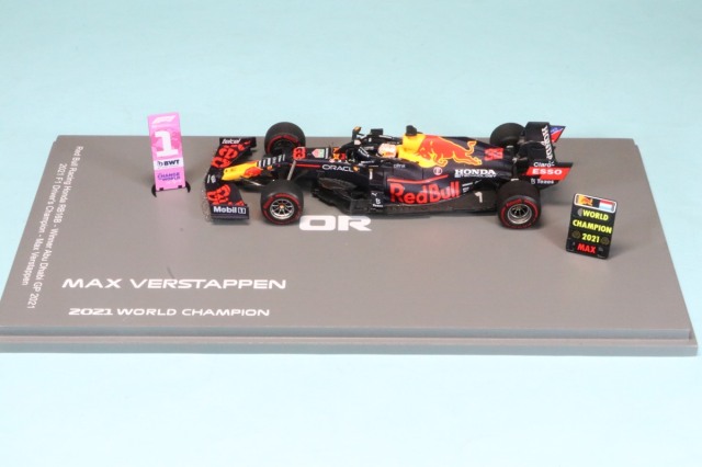 スパーク 1/43 レッドブル RB18 日本 GP 2022 M.フェルスタッペン