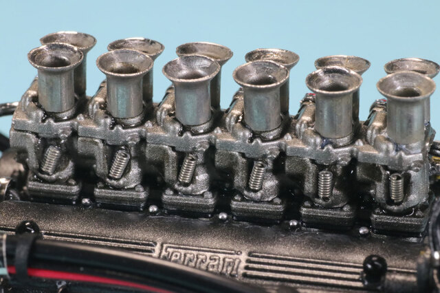 CMC 1/18 フェラーリ 250 GTO エンジン ディスプレイケース付き M-260