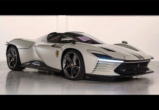 予約] BBR 1/18 フェラーリ デイトナ SP3 アイコナシリーズ ホワイト