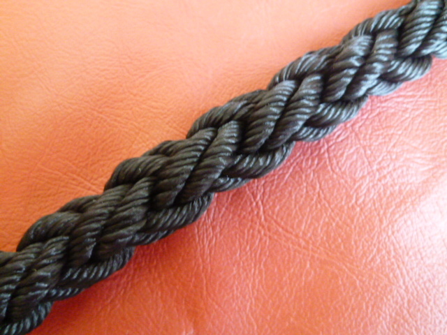 ポリエステルマルチフィラメントクロスロープ20mm黒色をカット販売