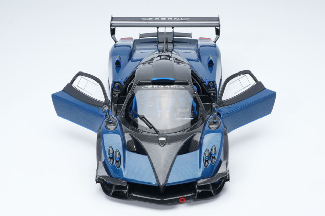 予約商品 ** BBR - Almost Real 1/18 Pagani Zonda Revolucion
