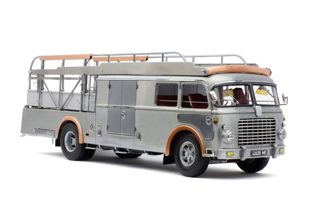 お取り寄せ商品】 CMC M-271 1/18 Renntransporter Fiat 642 RN2