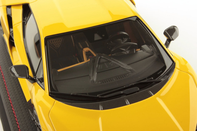 MR collection LAMBO058SE7 1/18 Lamborghini Revuelto Giallo Limited