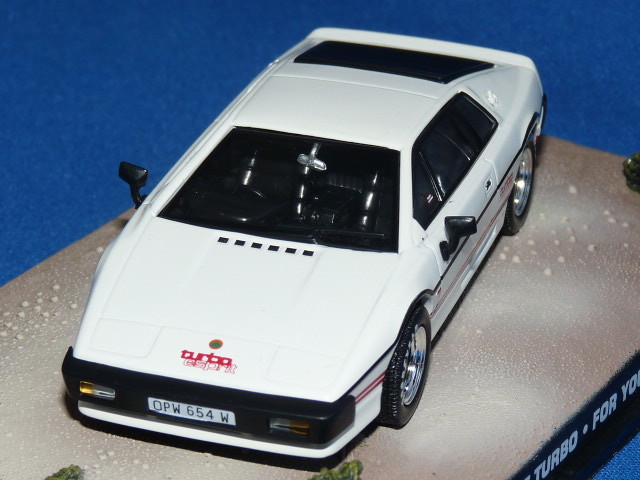 イクソ製 1/43 ロータス エスプリ ターボ （ホワイト） 007 ジェームス