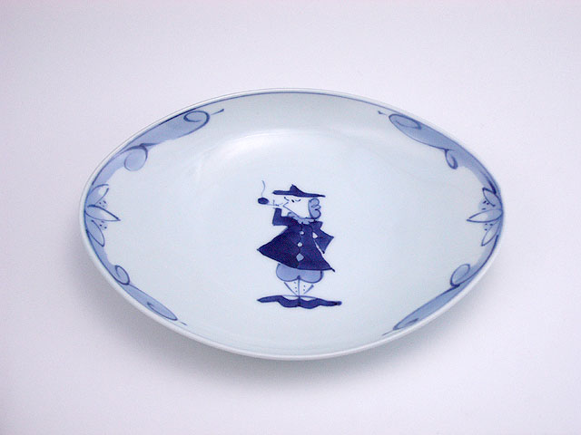 マント異人舟型小皿 しん窯 青花