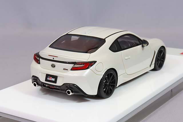 アイドロン 1/43 トヨタ GR86 RZ 2021 クリスタルホワイトパール