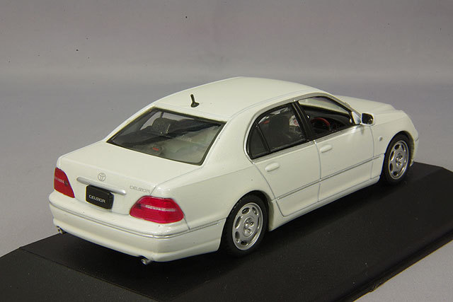 First43 1/43 トヨタ セルシオ 2001 ホワイト