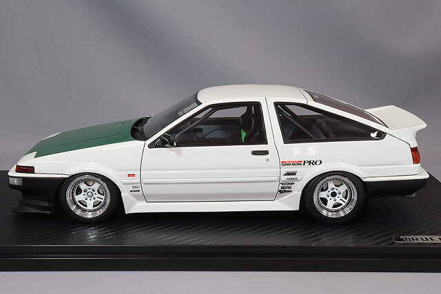 イグニッションモデル 1/18 トヨタ スプリンター トレノ (AE86) 3ドア
