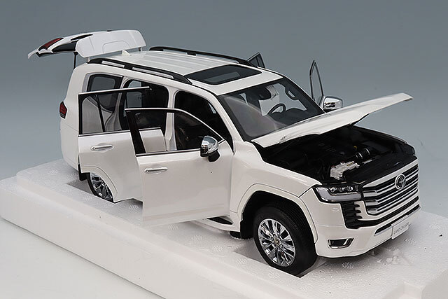 LCDモデル 1/18 ランドクルーザー300 ZX ホワイト