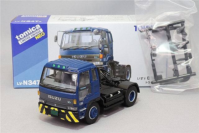 トミカリミテッドヴィンテージ NEO 1/64 いすゞ 810EX トラクタヘッド (紺)
