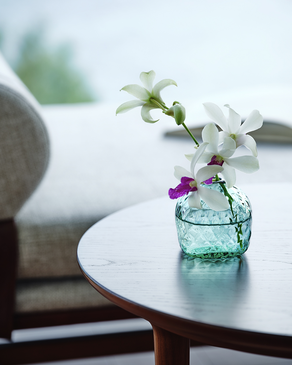 琉球ガラス ロゴ入り一輪挿し