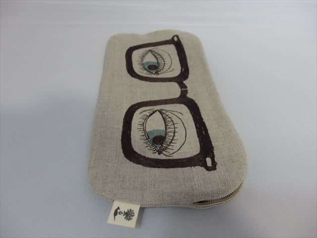コーラル＆タスク(Coral&Tusk)「メガネと目の刺繍」ポーチ（リネン裏地