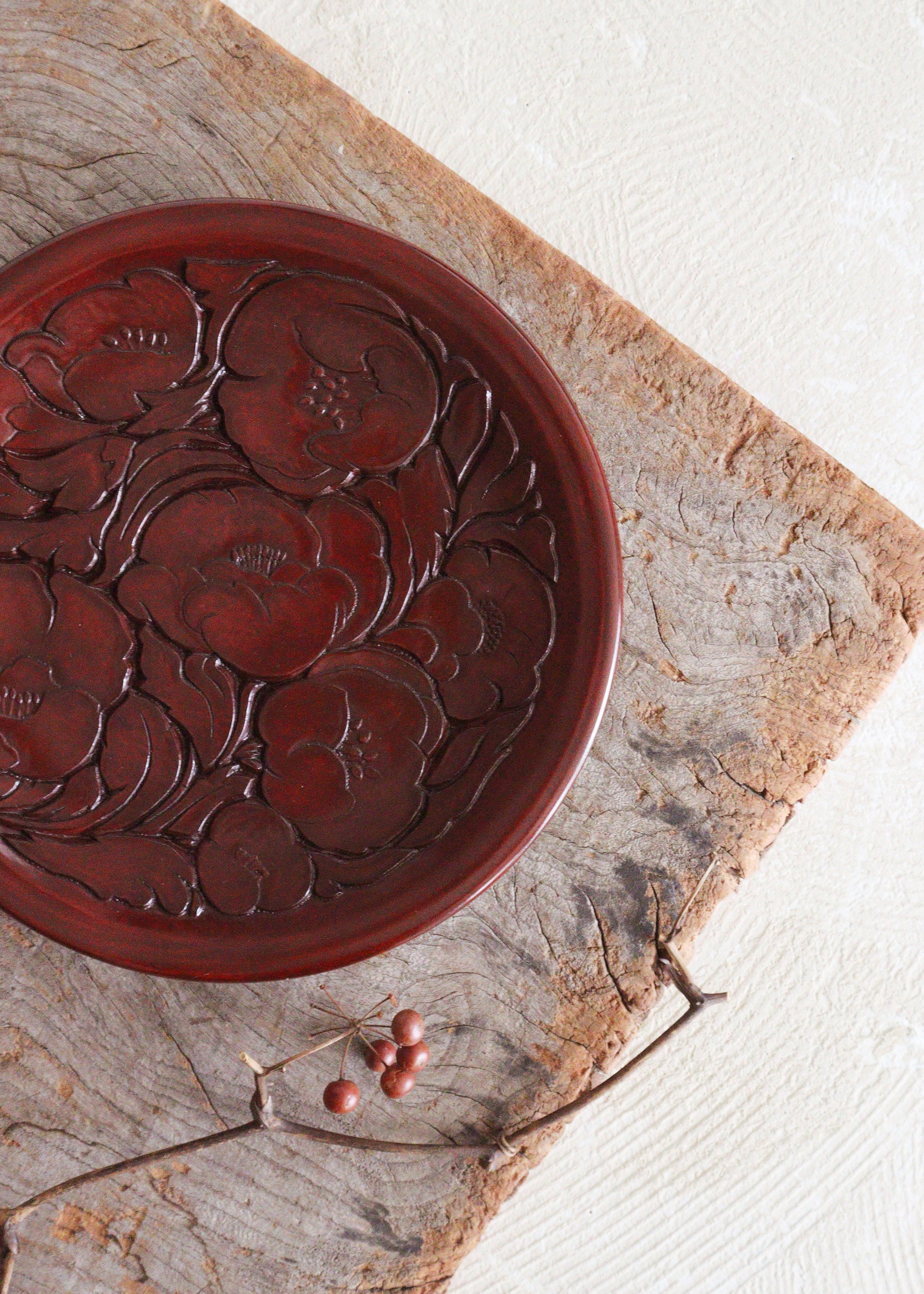 鎌倉彫丸盆 アネモネ紋様 手仕事 民藝