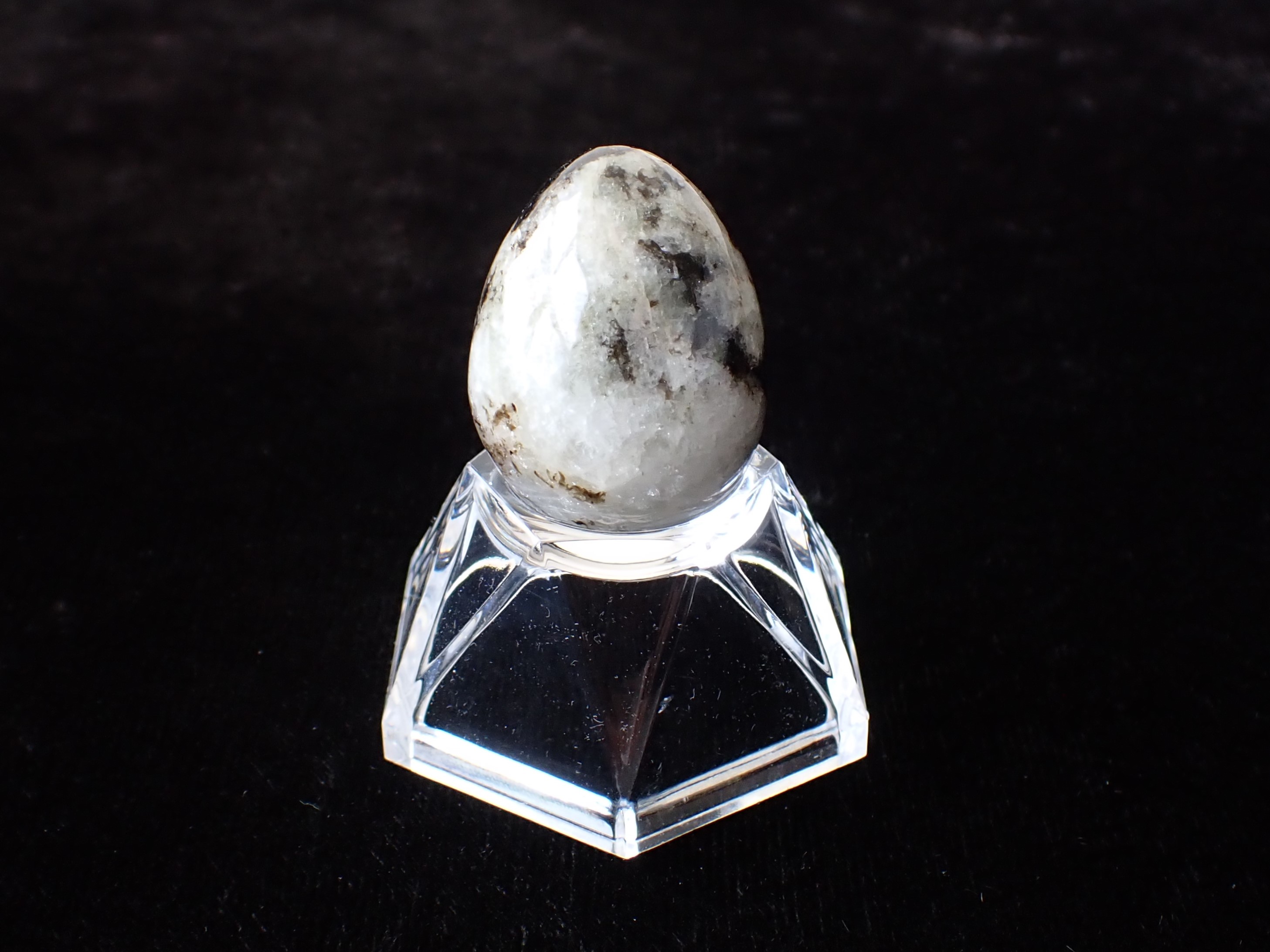 FI0222 ロシア産 フェナカイト エッグ ☆宝石鑑別書付き☆