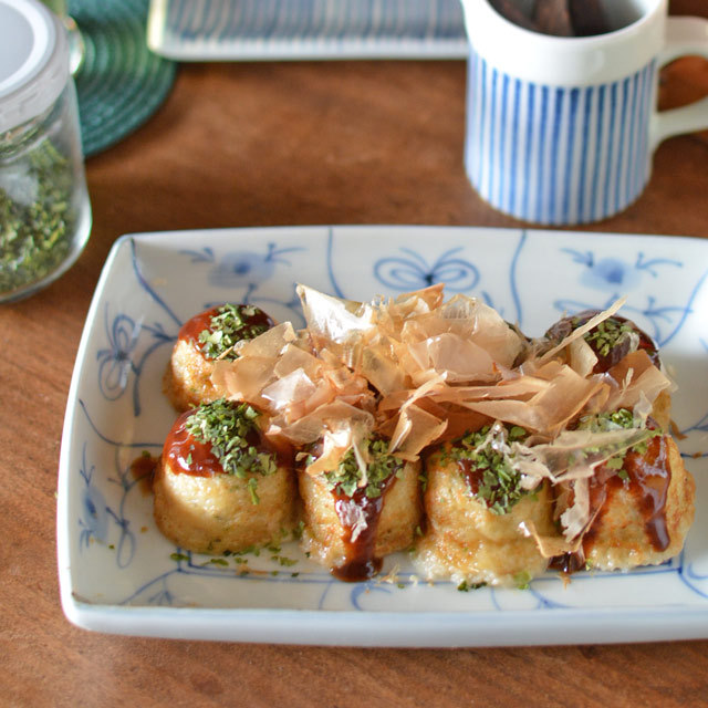 砥部焼の和食器 梅山窯の角皿 【砥部工房 からくさ】