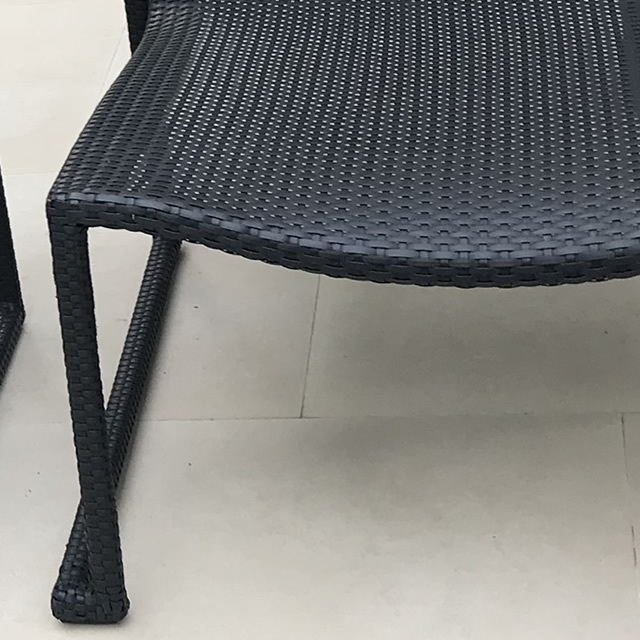 新品即納】 シンプリシティ ブラックラタンのデザインラウンジチェアー