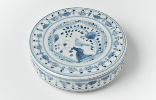 日高伸治 4 青白磁蓋付薬壺 大 ｜ 暮らしのうつわ花田 和食器 通販