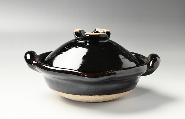 伊賀焼土楽 蓋付黒鍋6寸（縄手） ｜ 暮らしのうつわ花田 和食器 通販
