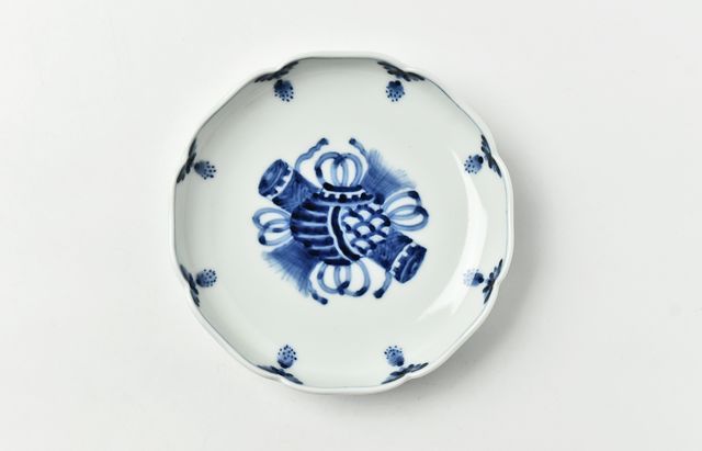 岩永浩 花瓶に巻物文輪花5寸皿 ｜ 暮らしのうつわ花田 和食器 通販