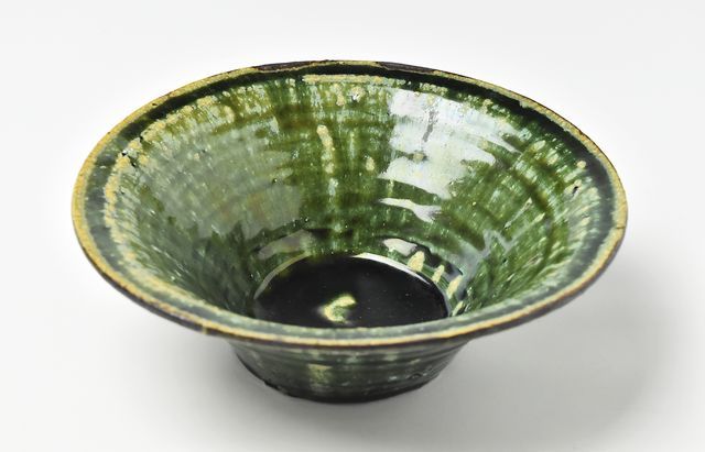 吉田学 縁鉄織部反り鉢（大） ｜ 暮らしのうつわ花田 和食器 通販