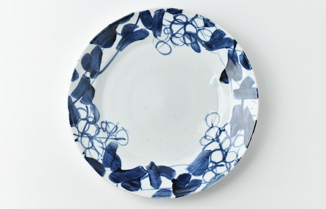 中尾万作 101 染付ぶどう文大皿 ｜ 暮らしのうつわ花田 和食器 通販